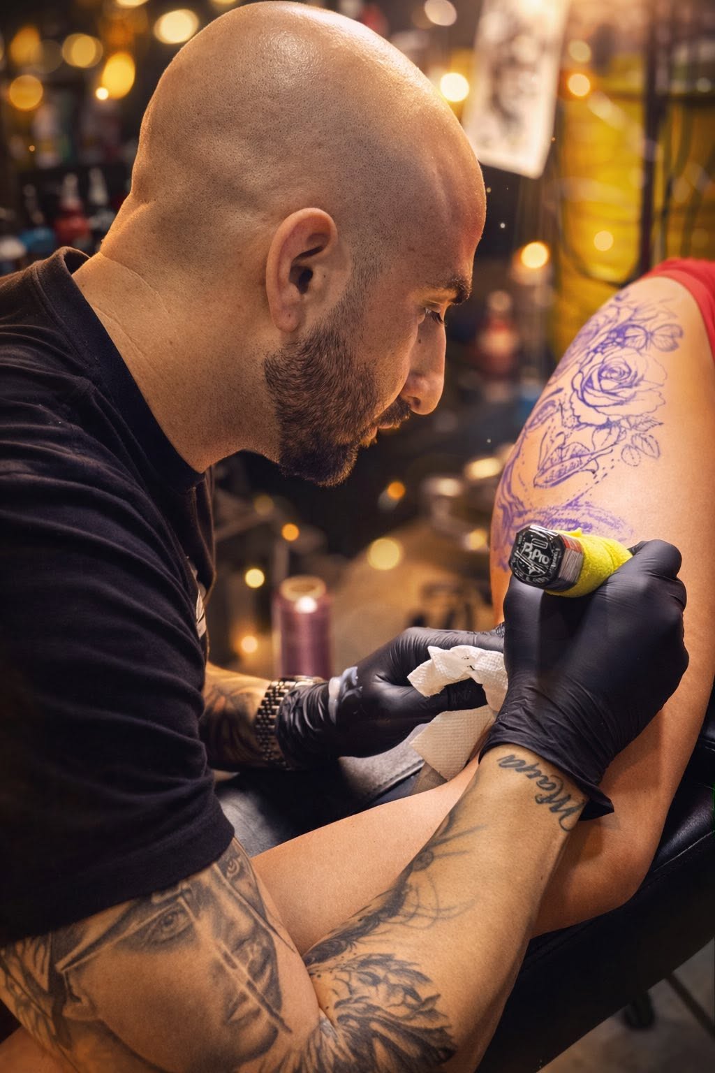 Portrait of tattoo artist Svein Zammit in the studio